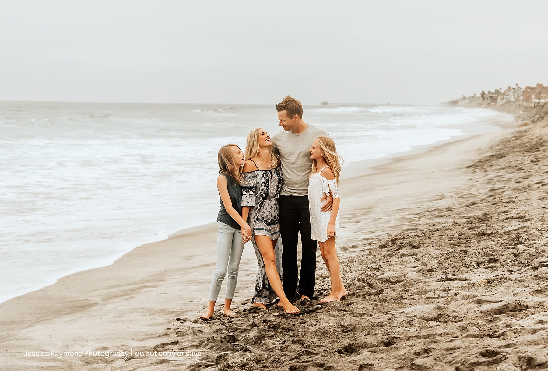 Family Beach Portraits is one of my favorite sessions ever! Destin didn't  disappoint … | Family beach pictures, Beach photoshoot family, Family beach  pictures poses